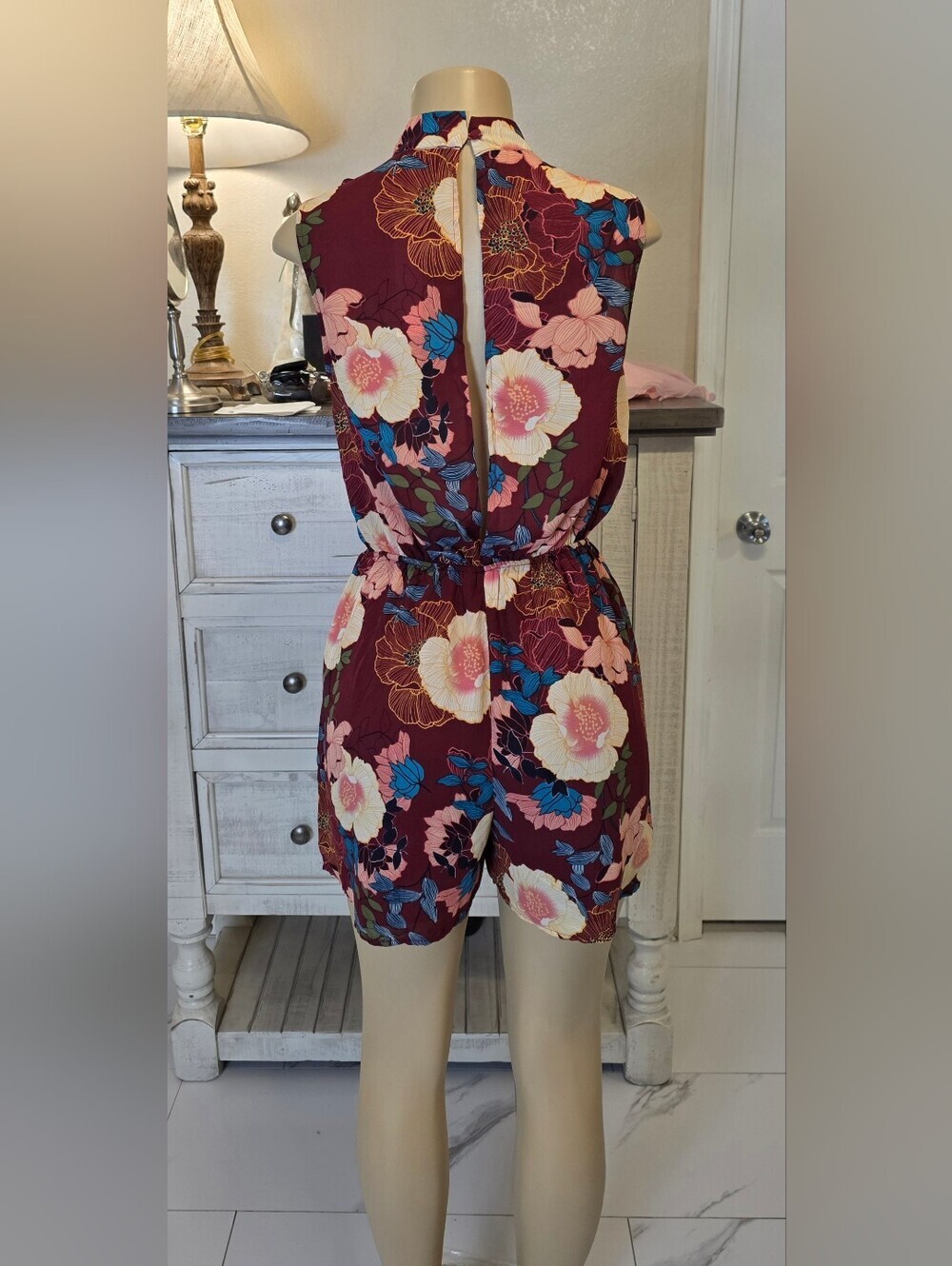 Monteau NWT Floral V-Neck Sleeveless Romper in Burgundy - Picture 5 of 7